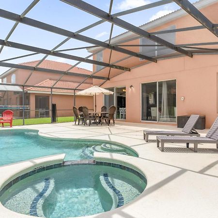 Large Spacious Home W Private Pool & Hot Tub Davenport Esterno foto