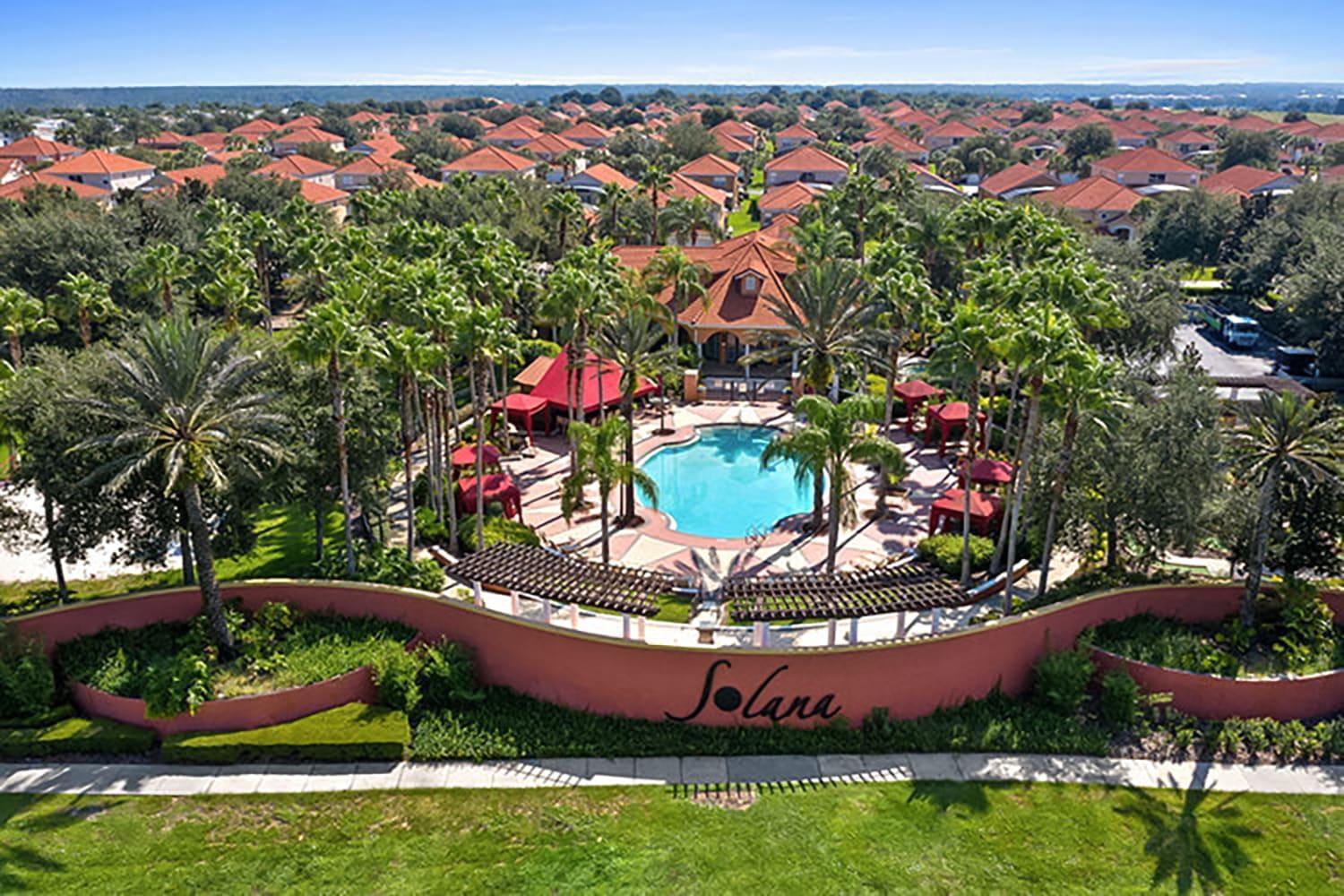 Large Spacious Home W Private Pool & Hot Tub Davenport Esterno foto