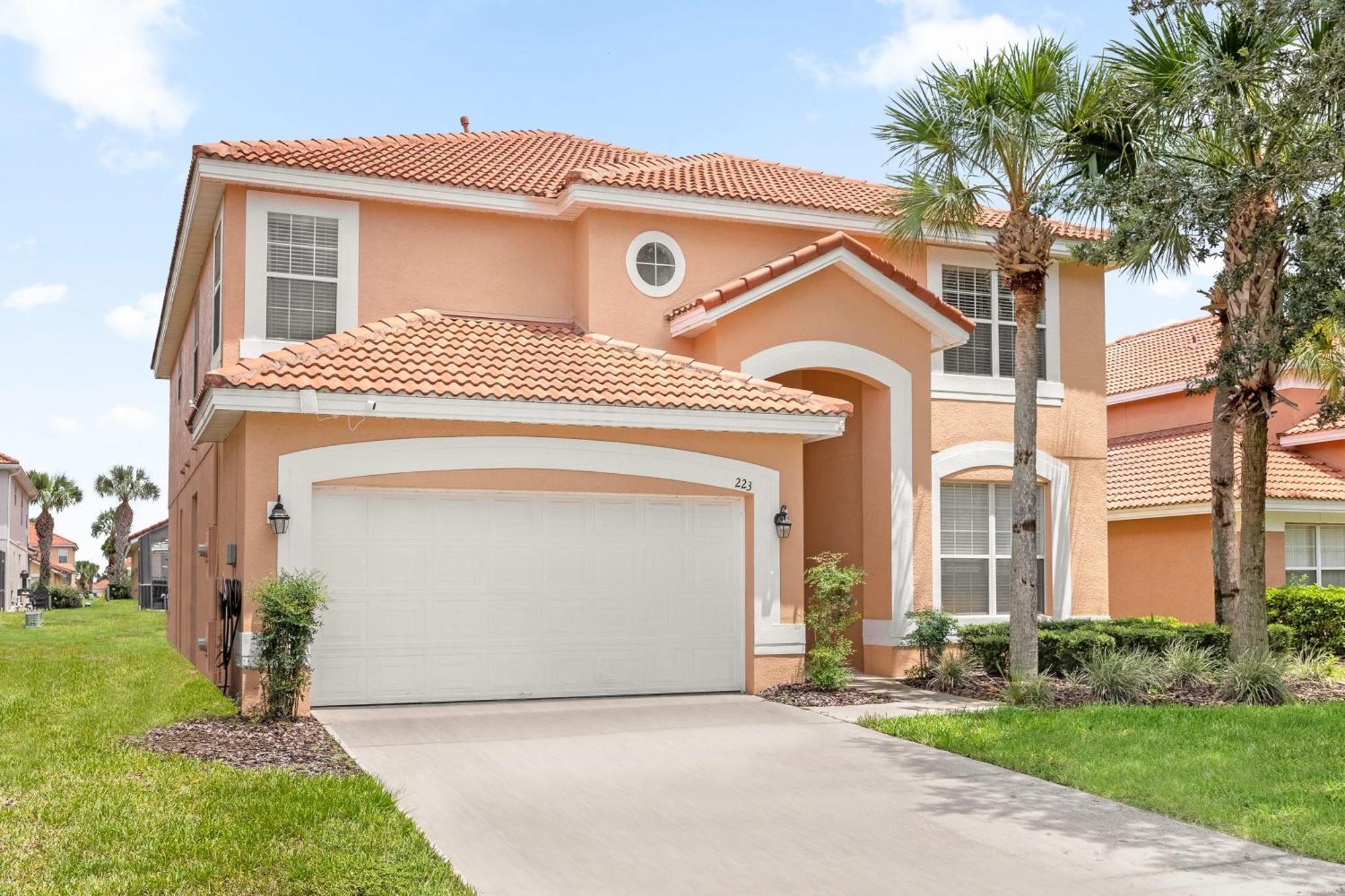 Large Spacious Home W Private Pool & Hot Tub Davenport Esterno foto