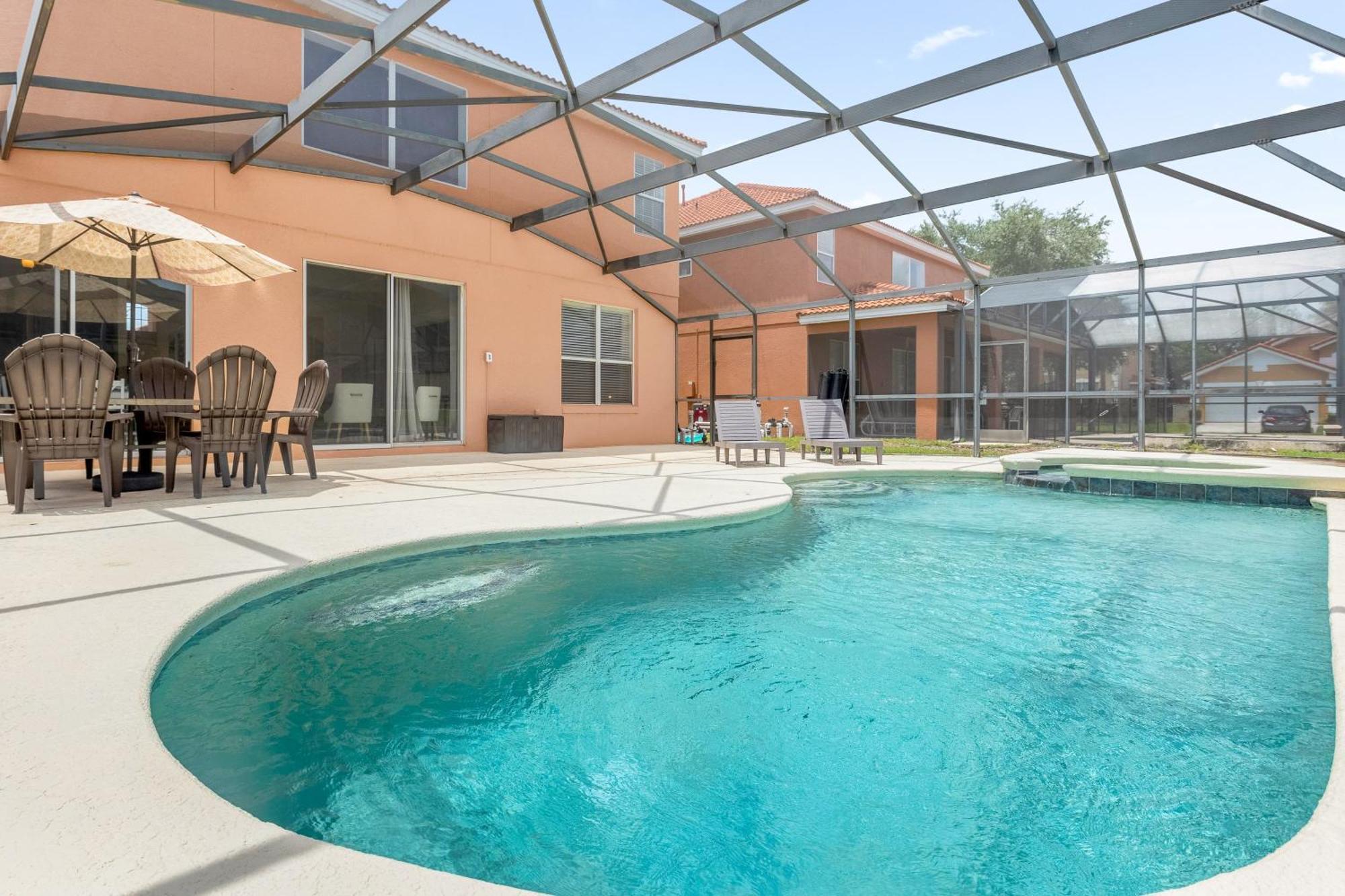 Large Spacious Home W Private Pool & Hot Tub Davenport Esterno foto